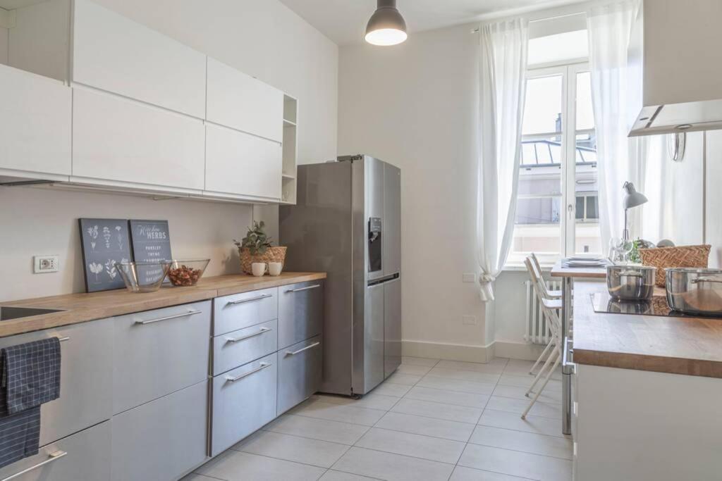 Palazzo Tergesteo Tirabora Suite Apartments Trieste Luaran gambar